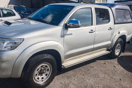 Toyota Hilux 177.000 km 19.450 &euro; Essen 45136