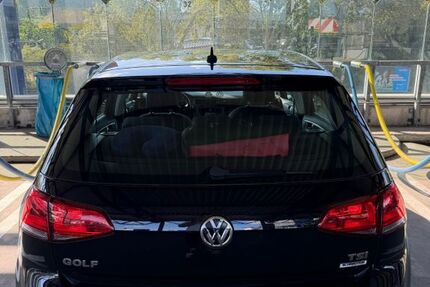 VW Golf 123.070 km 7.490 &euro; Düsseldorf 40225