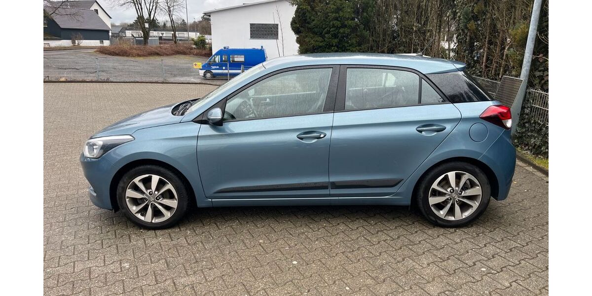 Hyundai i20 86.612 km 8.750 &euro; Schwelm 58332