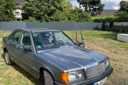 Mercedes-Benz 190 110.000 km 2.099 &euro; Oberhausen 46045