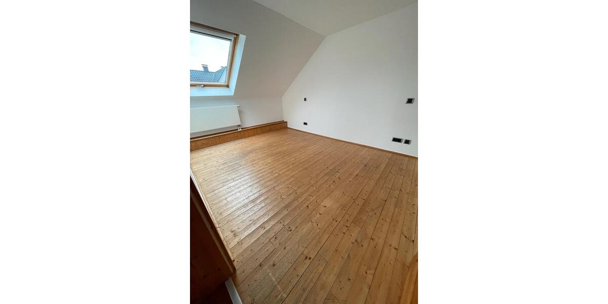Dachgeschoßwohnung Radevormwald - 2 Zimmer, 62 m&sup2;, 520&euro; | Angebot:25640145