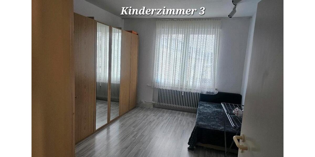 Etagenwohnung Solingen - 6 Zimmer, 130 m&sup2;, 1.600&euro; | Angebot:25640100