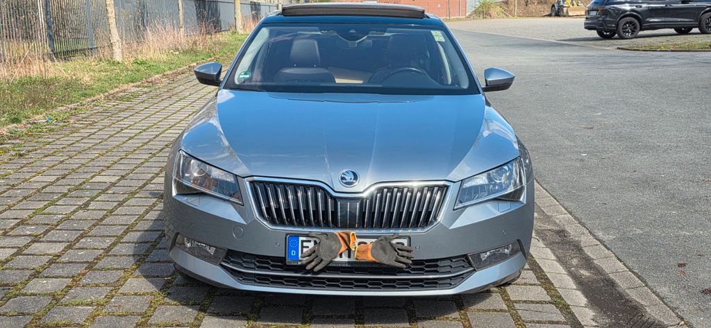 Skoda Superb 208.000 km 16.200 &euro; Sprockhövel 45549
