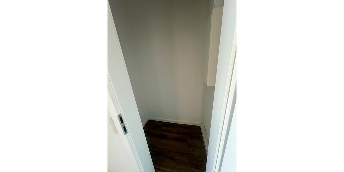 Dachgeschoßwohnung Düsseldorf Stadtbezirk 6 - 3 Zimmer, 64 m&sup2;, 900&euro; | Angebot:27550555