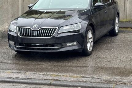 Skoda Superb 143.000 km 13.500 &euro; Remscheid 42857