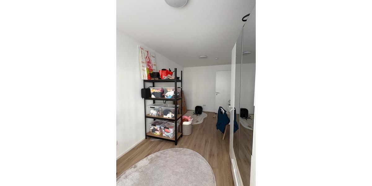 Terrassenwohnung Düsseldorf Lörick - 4 Zimmer, 122 m&sup2;, 1.800&euro; | Angebot:25646307