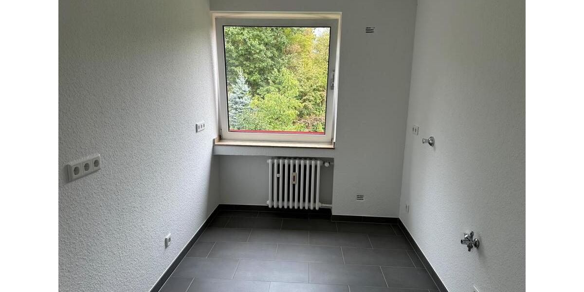 Etagenwohnung Düsseldorf Heerdt - 3 Zimmer, 70 m&sup2;, 1.200&euro; | Angebot:27577143