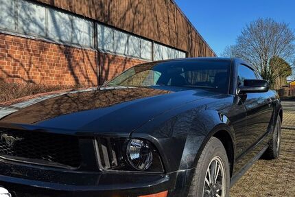 Ford Mustang 77.000 km 13.500 &euro; Düsseldorf 40210