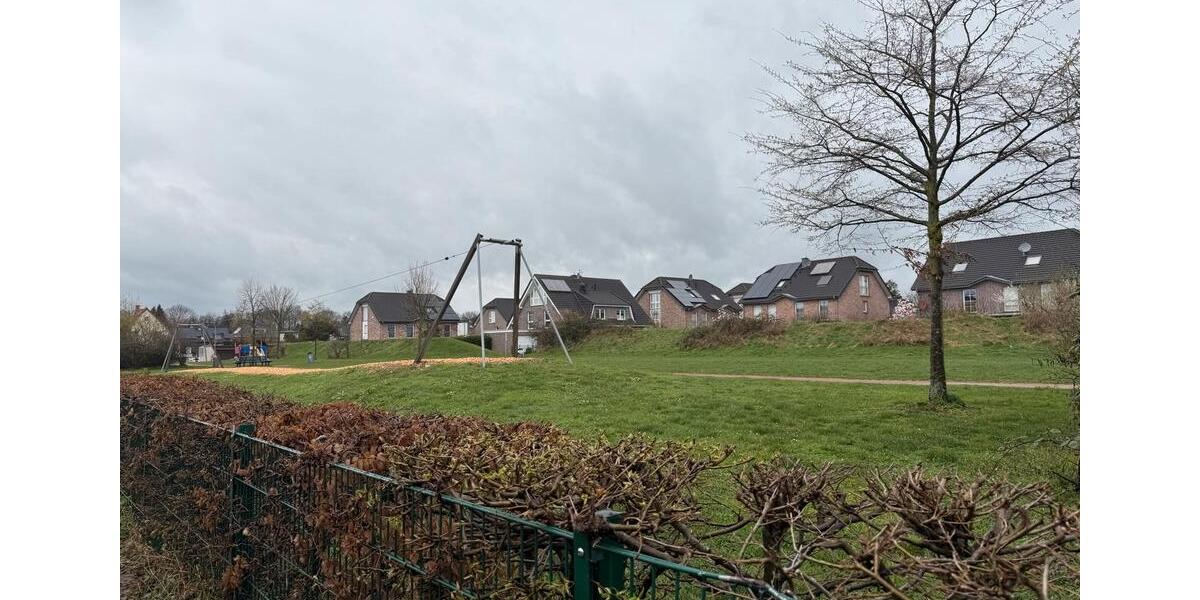 Dachgeschoßwohnung Duisburg Rheinhausen - 3 Zimmer, 71 m&sup2;, 680&euro; | Angebot:25182233