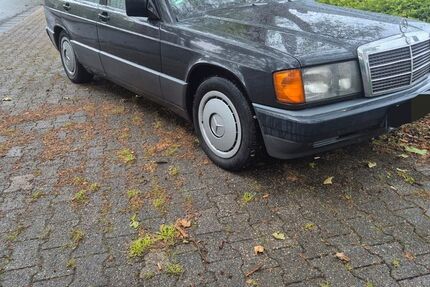 Mercedes-Benz 190 241.500 km 3.999 &euro; Essen 45327
