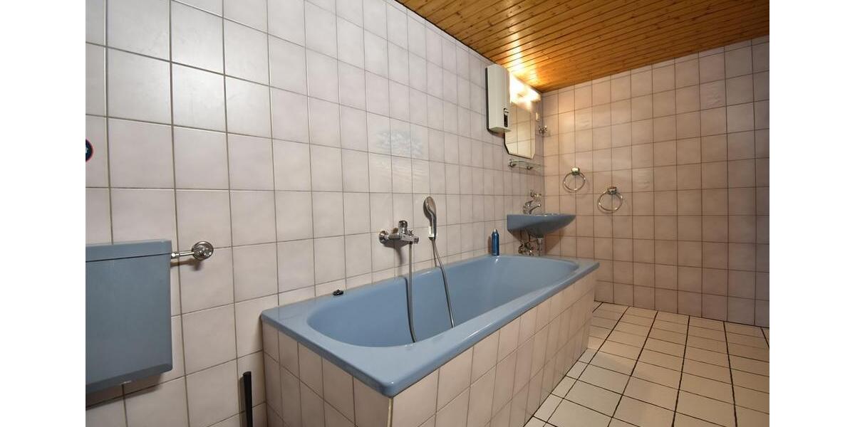 Etagenwohnung Essen Stadtbezirk VI - 4 Zimmer, 145 m&sup2;, 1.550&euro; | Angebot:22040281