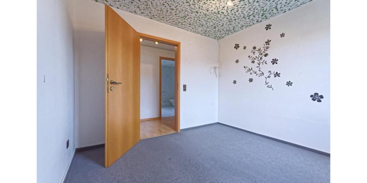 Dachgeschoßwohnung Oberhausen Biefang - 4 Zimmer, 97 m&sup2;, 217.000&euro; | Angebot:27224333