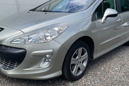 Peugeot 308 128.000 km 5.500 &euro; Essen 45356