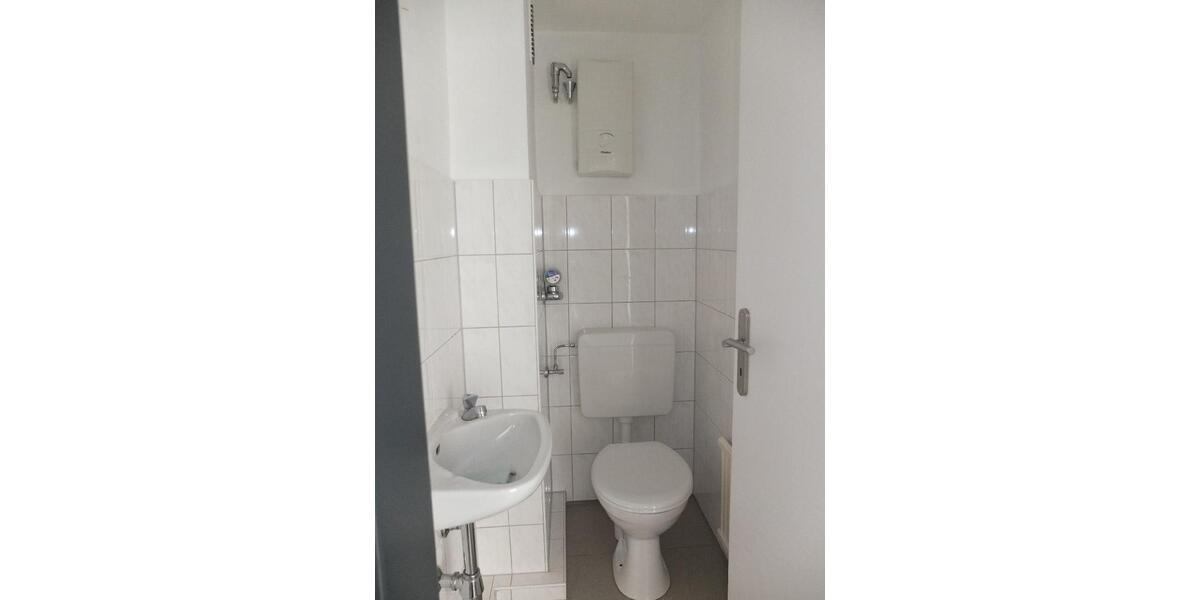 Dachgeschoßwohnung Solingen Central - 3 Zimmer, 70 m&sup2;, 630&euro; | Angebot:25539384