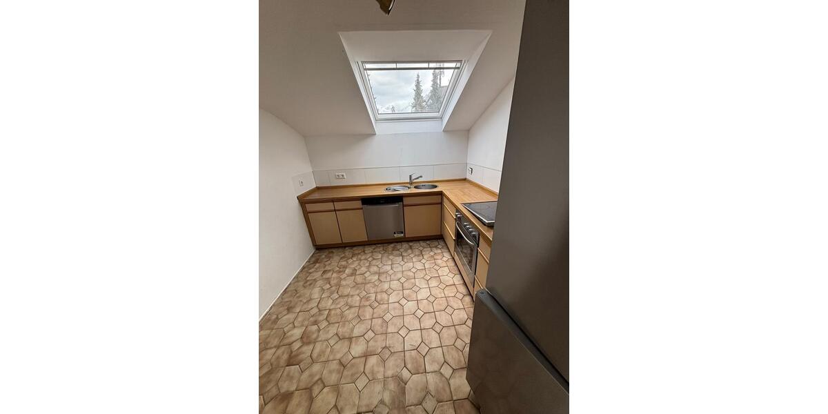 Dachgeschoßwohnung Wuppertal Arrenberg - 3 Zimmer, 82 m&sup2;, 750&euro; | Angebot:27556794