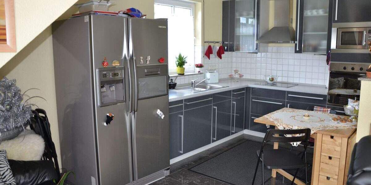 Etagenwohnung Düsseldorf Unterrath - 4 Zimmer, 99 m&sup2;, 1.450&euro; | Angebot:25970683