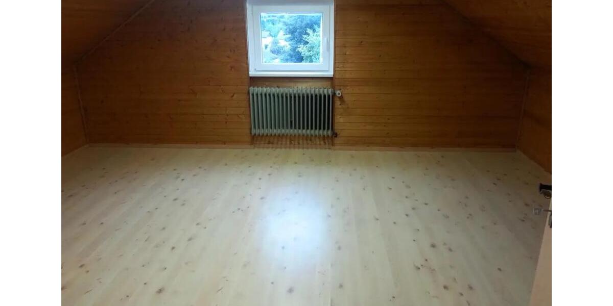 Maisonettenwohnung Solingen - 5 Zimmer, 125 m&sup2;, 1.200&euro; | Angebot:25852007