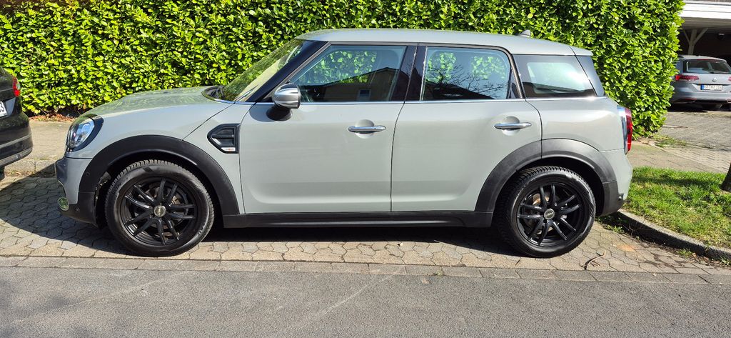 Mini One Countryman 52.891 km 18.700 &euro; Düsseldorf 40489