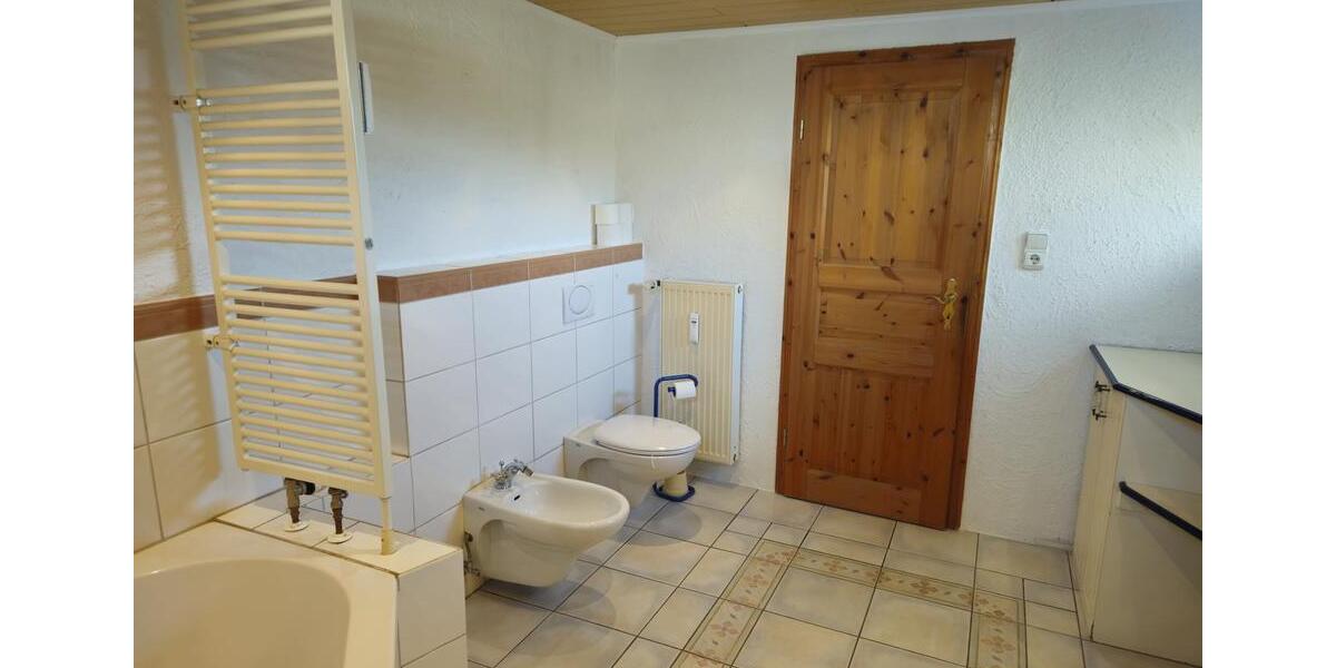 Einfamilienhaus Wermelskirchen - 3.5 Zimmer, 84 m&sup2;, 250.000&euro; | Angebot:25046706