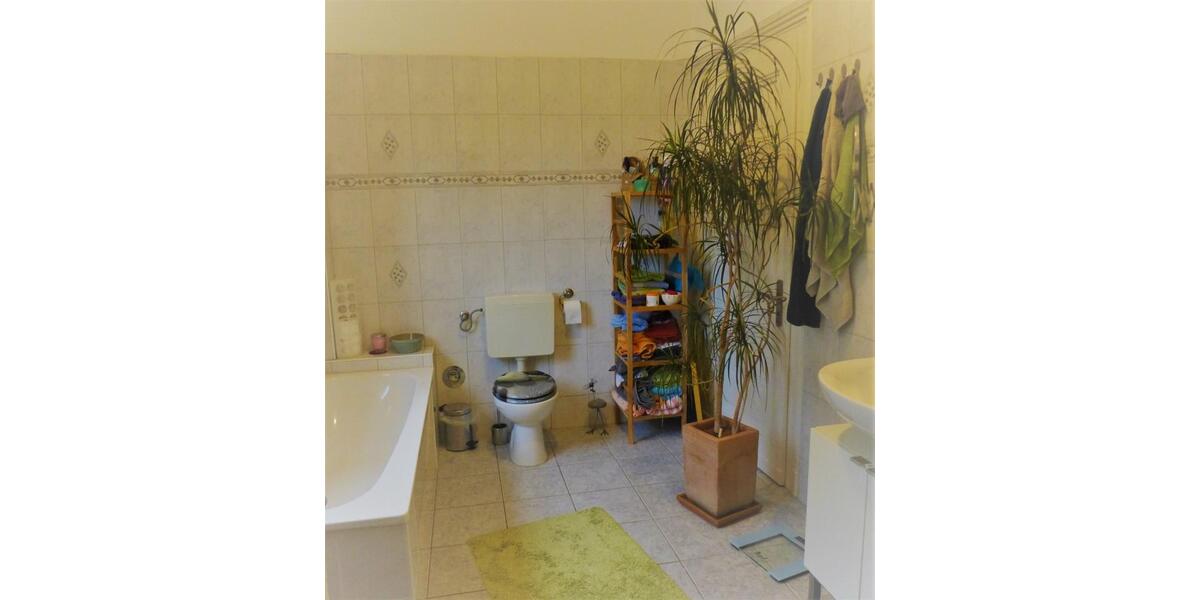 Erdgeschoßwohnung Solingen Aufderhöhe - 4 Zimmer, 85 m&sup2;, 870&euro; | Angebot:24416546