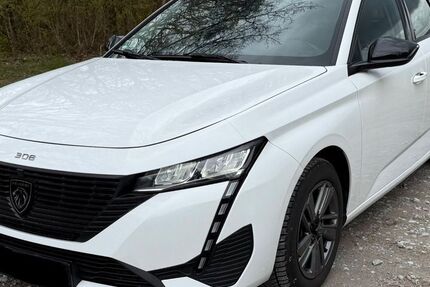 Peugeot 308 26.650 km 15.750 &euro; Essen 45239