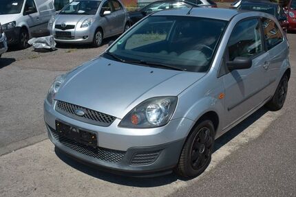Ford Fiesta 59.500 km 2.880 &euro; Oberhausen 46145