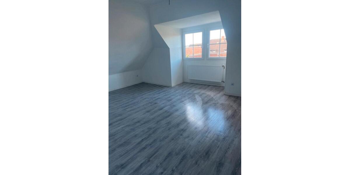 Dachgeschoßwohnung Duisburg Hamborn - 2 Zimmer, 80 m&sup2;, 750&euro; | Angebot:27567733