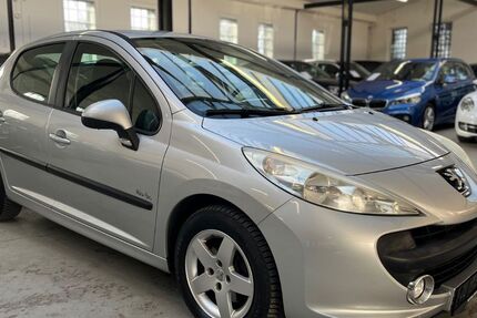 Peugeot 207 153.000 km 2.870 &euro; Velbert 42551