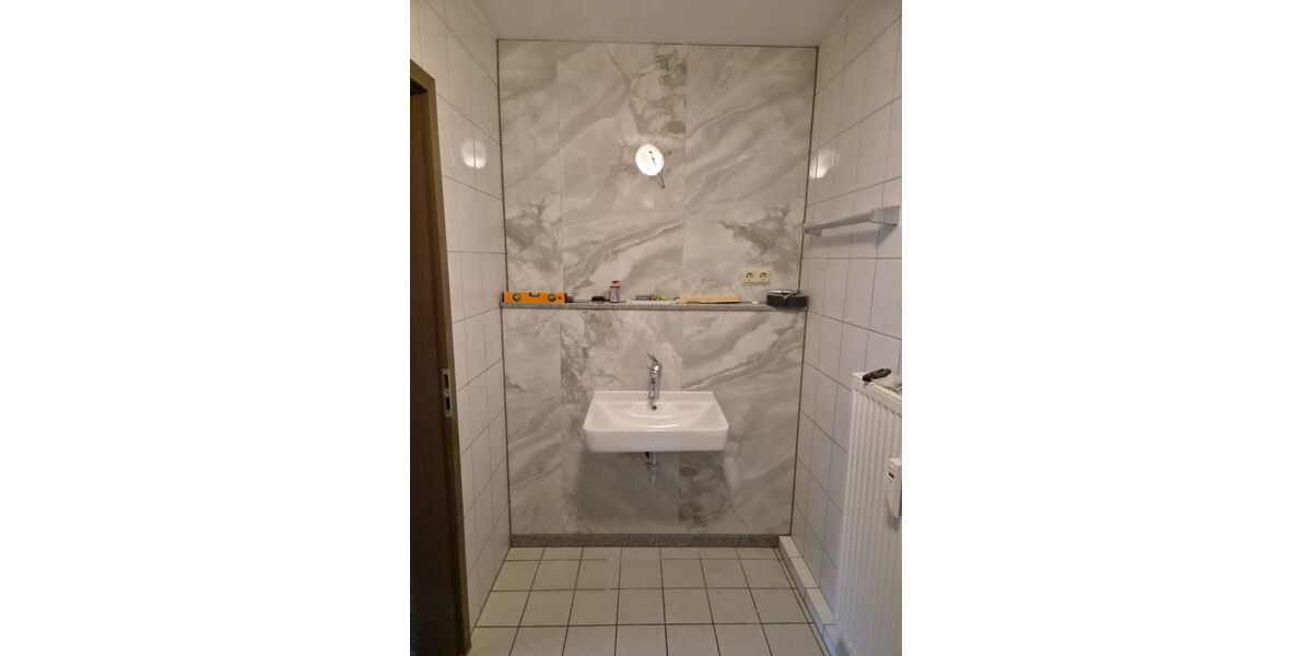 Renovierte 2,5 Zimmer-Wohnung mit Aufzug, Balkonkraftwerk, Video-Sprechanlage, Garage (Warmmiete: 965 + 100 Garage) - Etagenwohnung Duisburg Meiderich | Angebot:27473556