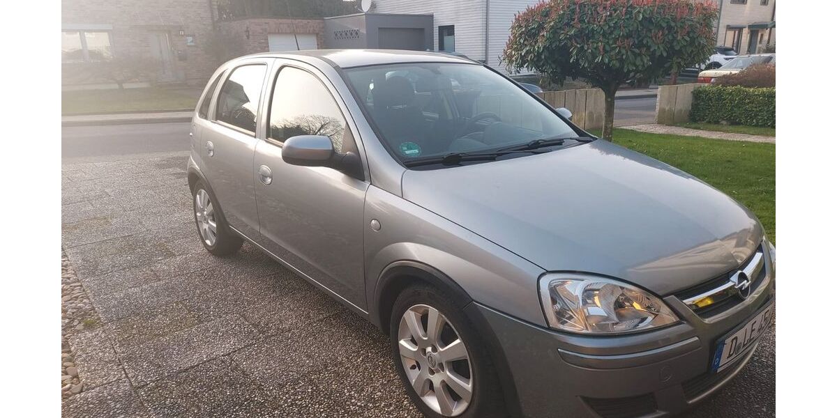 Opel Corsa 198.000 km 1.590 &euro; Düsseldorf 40629