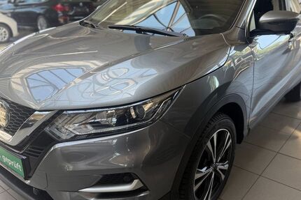 Nissan Qashqai 105.367 km 14.890 &euro; Bottrop 46236