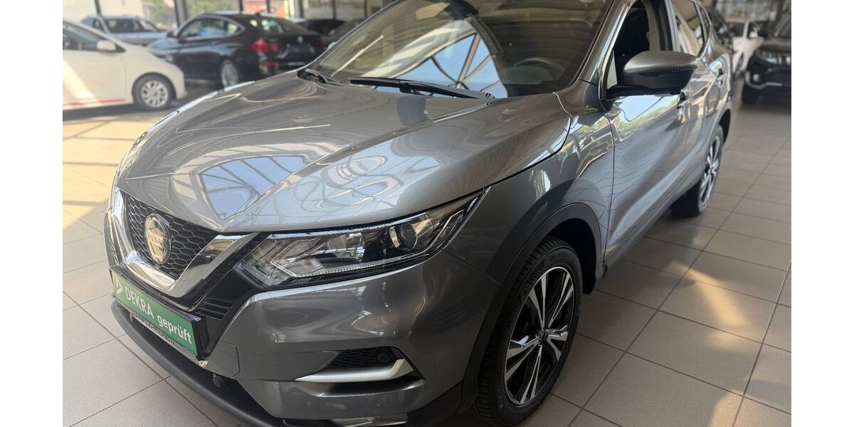 Nissan Qashqai 105.367 km 14.890 &euro; Bottrop 46236
