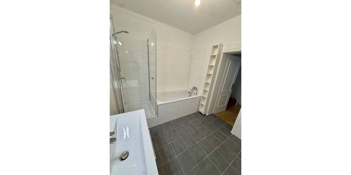 Etagenwohnung Düsseldorf Flingern Nord - 4 Zimmer, 95 m&sup2;, 1.795&euro; | Angebot:26624891