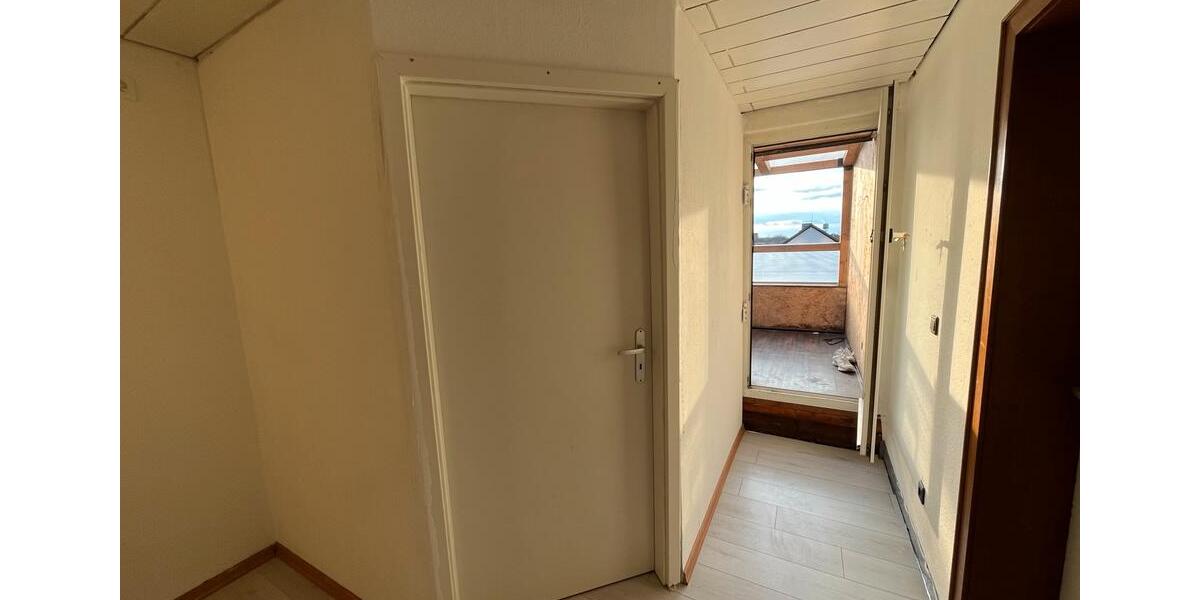 Dachgeschoßwohnung Bochum Bochum-Mitte - 1 Zimmer, 20 m&sup2;, 385&euro; | Angebot:26039411