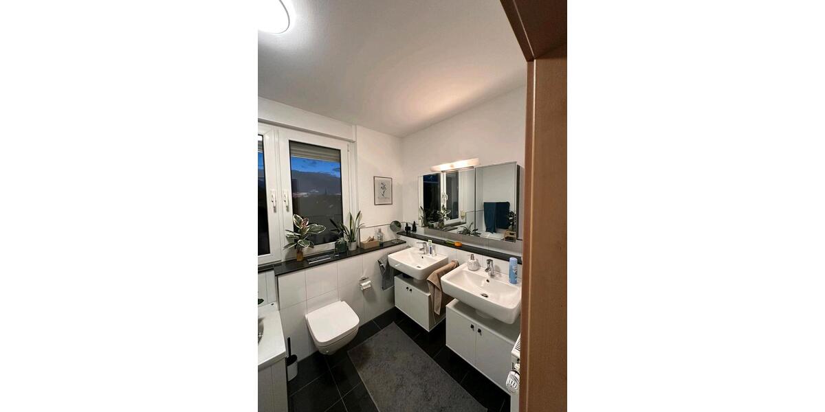 Dachgeschoßwohnung Solingen - 3 Zimmer, 100 m&sup2;, 1.190&euro; | Angebot:25974947