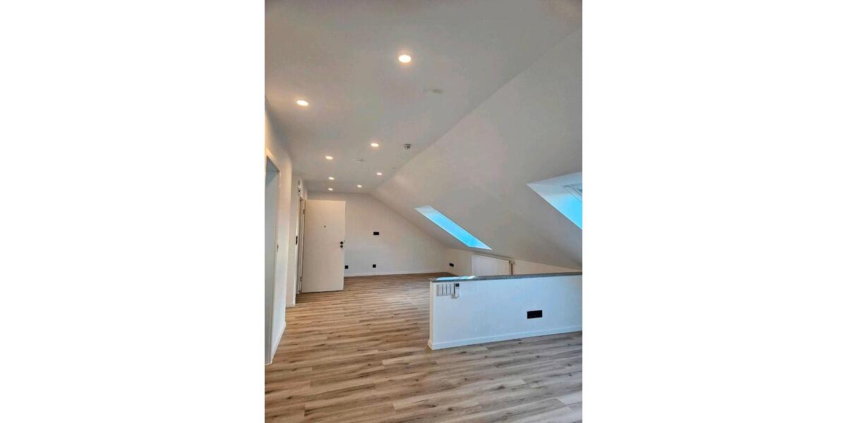 Dachgeschoßwohnung Duisburg Rheinhausen - 3 Zimmer, 80 m&sup2;, 750&euro; | Angebot:25935334