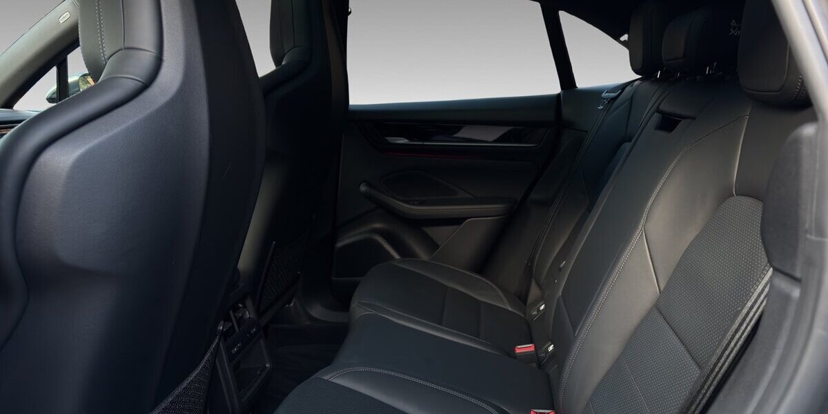 Porsche Macan 4 Chrono Pano Sportsitz 0,25% 12.490 km 76.600 &euro; Wuppertal 42327