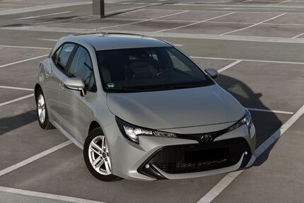 Toyota Corolla 26.500 km 18.500 &euro; Duisburg 47179