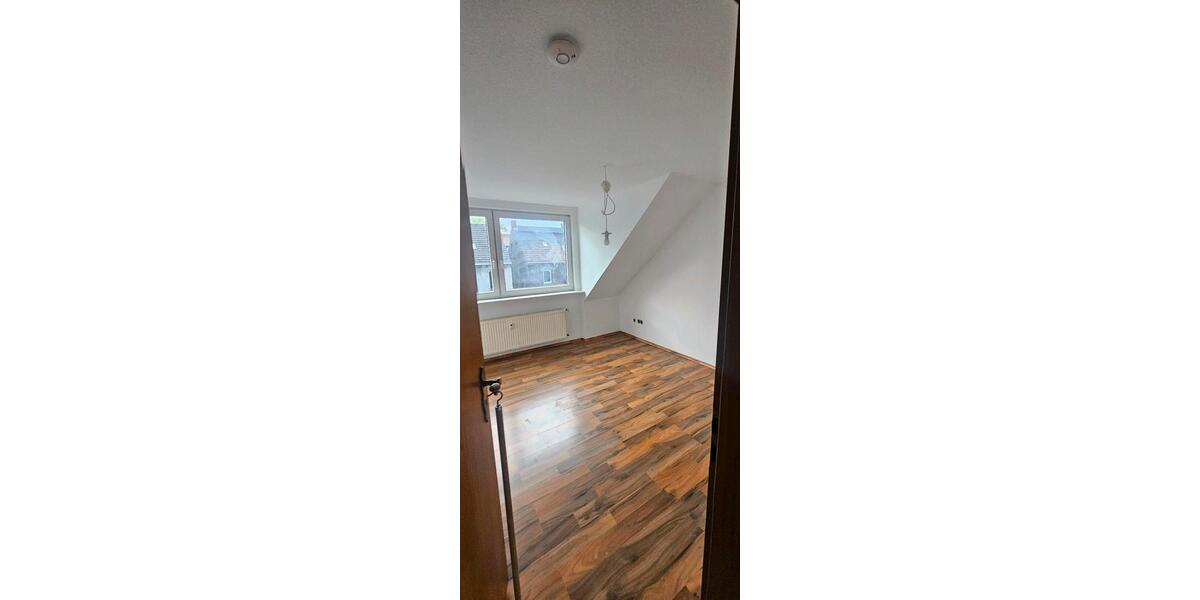 Dachgeschoßwohnung Oberhausen Osterfeld - 3.5 Zimmer, 63 m&sup2;, 860&euro; | Angebot:27539109