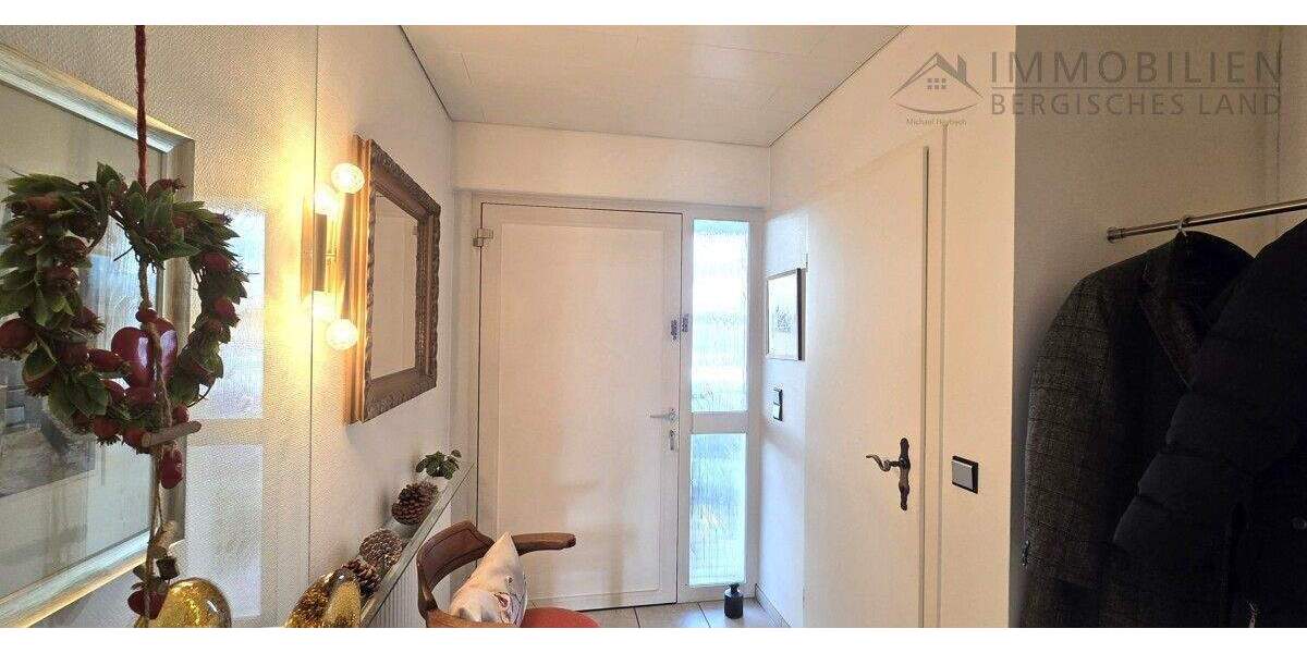 Reihenendhaus Hückeswagen Wiehagen - 5 Zimmer, 156 m&sup2;, 329.000&euro; | Angebot:25675575