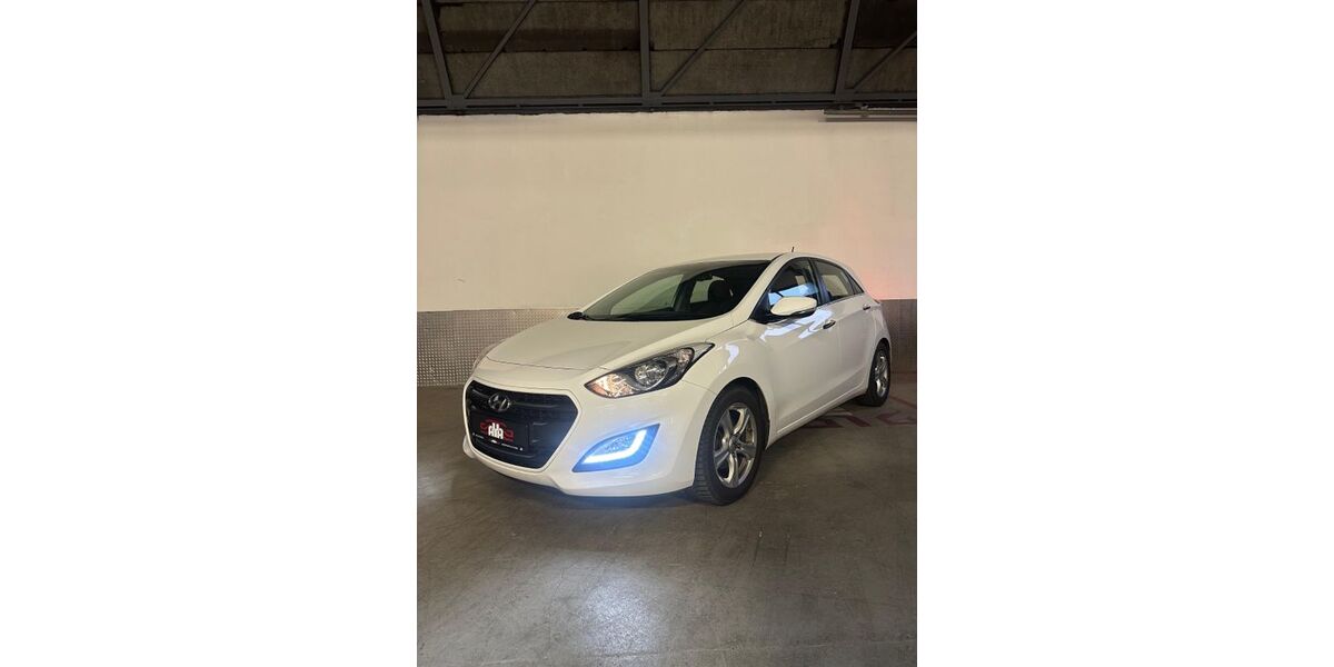 Hyundai i30 130.000 km 8.400 &euro; Düsseldorf 40231