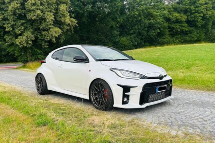 Toyota Yaris 5.900 km 36.500 &euro; Velbert 42553