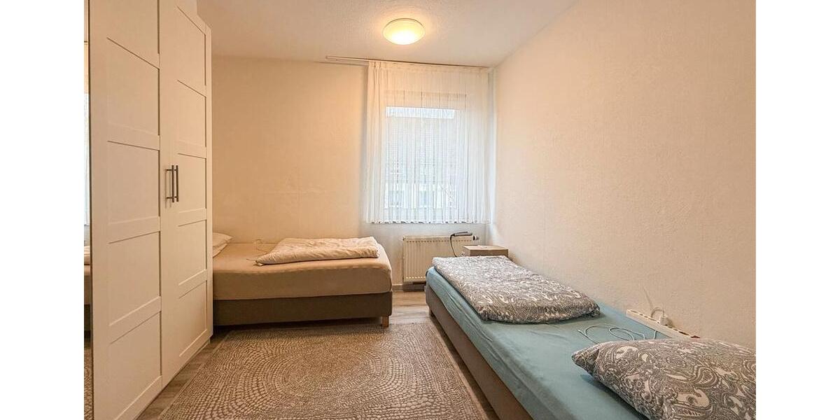 Etagenwohnung Neuss - 3 Zimmer, 70 m&sup2;, 1.050&euro; | Angebot:26039561