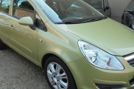 Opel Corsa 114.000 km 2.700 &euro; Duisburg 47249