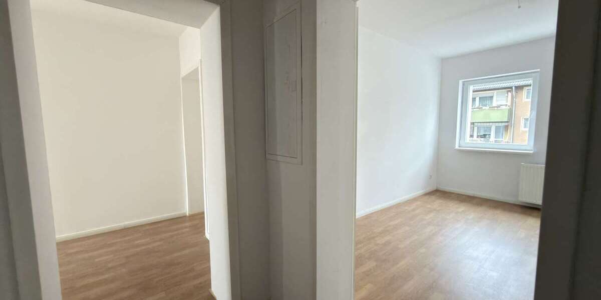 Exklusives Investment: Kernsaniertes Mehrfamilienhaus mit Balkon und Terrasse - Mehrfamilienhaus, Wohnhaus Gelsenkirchen Gelsenkirchen-West | Angebot:25751689