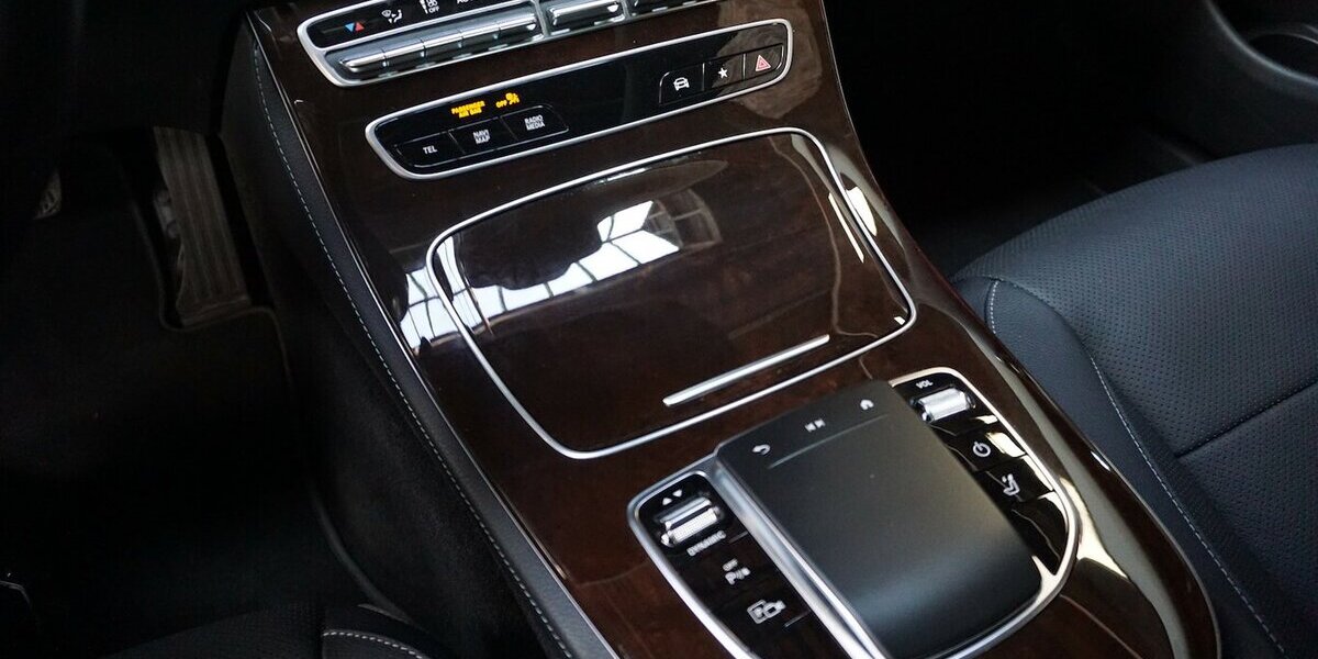 Mercedes-Benz E 300 de Leder Pano 360° Memory Sitzklim Night Std 29.998 km 36.700 &euro; Wuppertal 42327