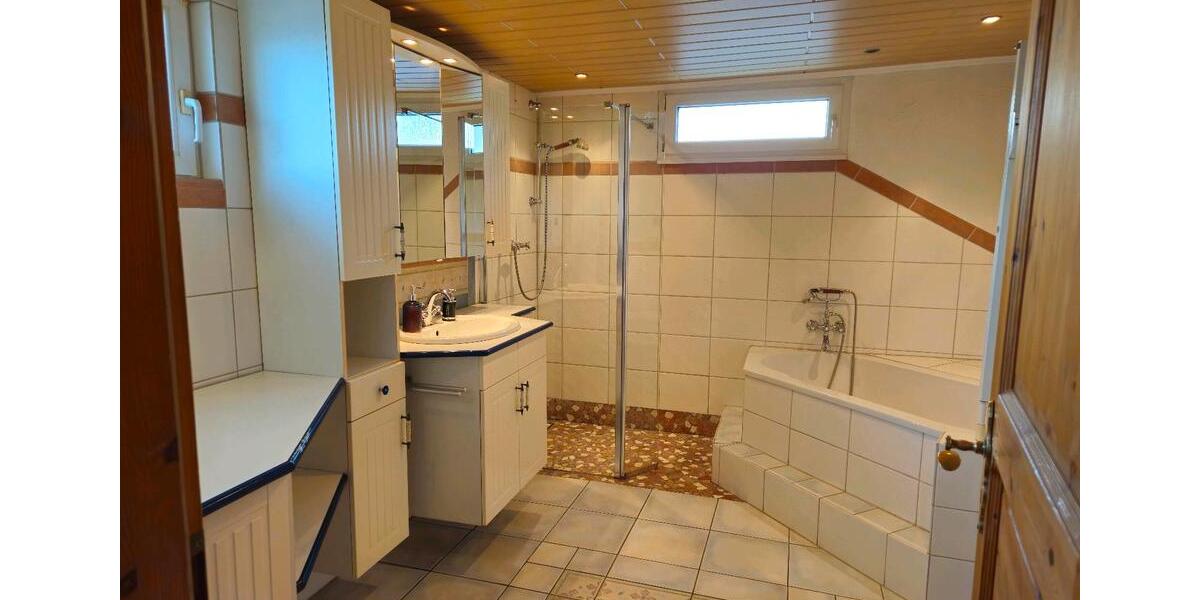 Einfamilienhaus Wermelskirchen - 3.5 Zimmer, 84 m&sup2;, 230.000&euro; | Angebot:25139010