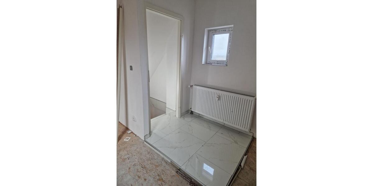 Dachgeschoßwohnung Remscheid Lüttringhausen - 3 Zimmer, 85 m&sup2;, 800&euro; | Angebot:25484253