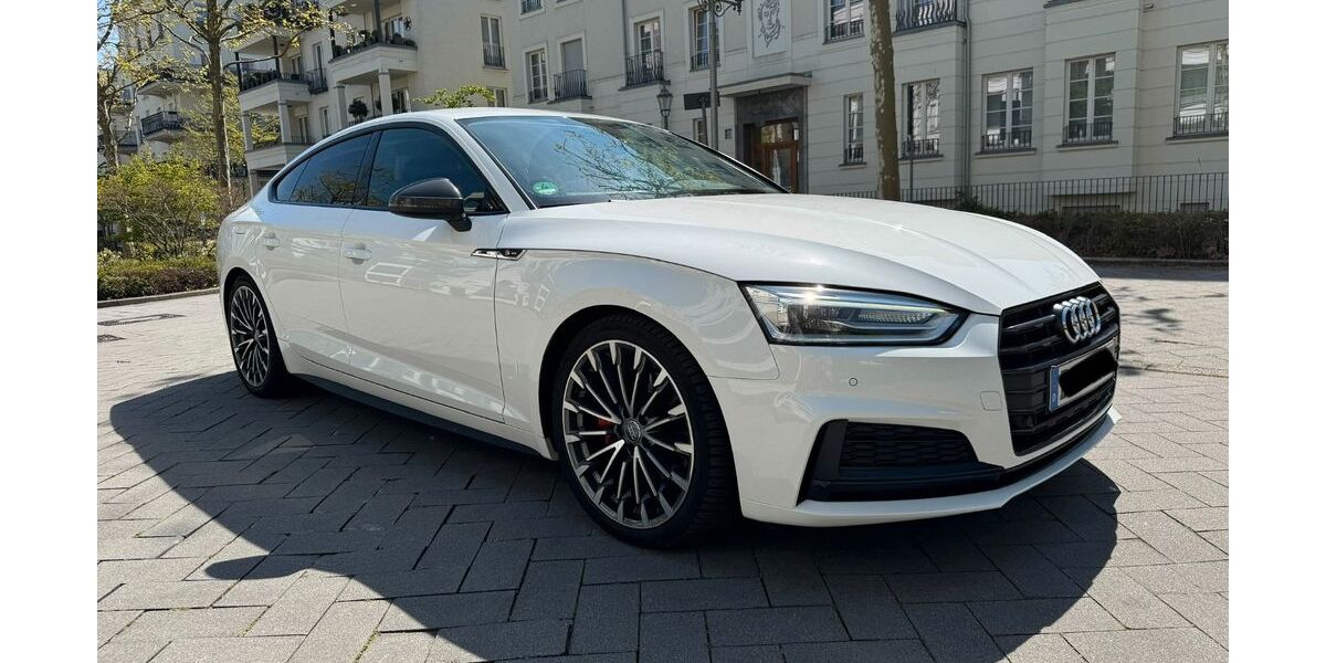 Audi A5 121.500 km 24.490 &euro; Düsseldorf 40549