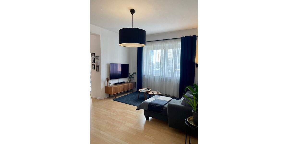Etagenwohnung Düsseldorf Rath - 3 Zimmer, 92 m&sup2;, 1.250&euro; | Angebot:25774715